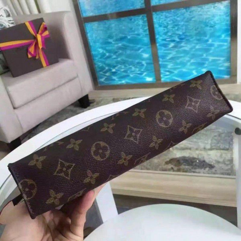 Toiletry Pouch 26 Monogram Canvas M47542