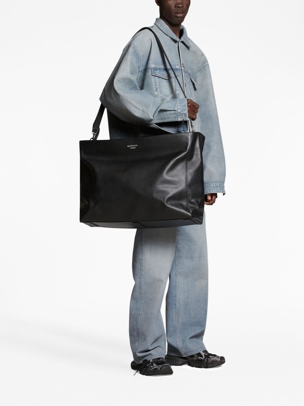 Ba*len*cia*ga passenger carry all xl tote bag